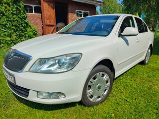2012 Skoda Octavia II (A5) Рестайлинг, белый, 1250000 рублей, вид 3