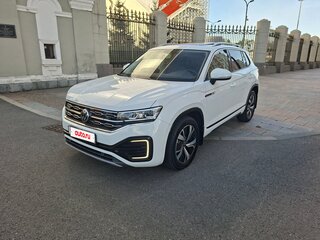 2020 Volkswagen Tayron GTE I, белый, 2900000 рублей, вид 2