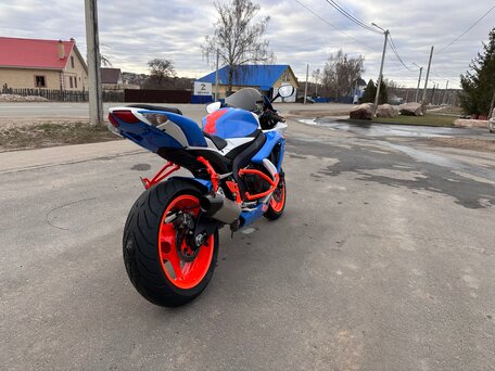 2010 Suzuki GSX-R 750, белый, 1050000 рублей, вид 4