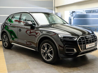 2022 Audi Q5 45 TFSI II (FY) Рестайлинг, чёрный, 4400000 рублей, вид 3