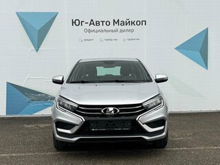 2026 Lada (ВАЗ) Vesta I Рестайлинг (NG), серебристый, 1755000 рублей, вид 2
