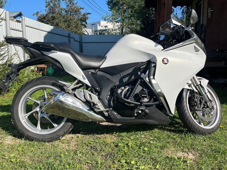 2013 Honda VFR 1200, белый, 900000 рублей, вид 5
