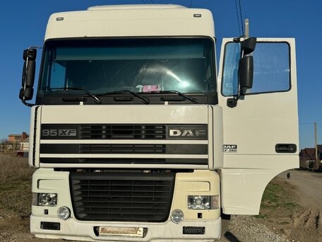 2000 DAF 95XF, белый, 4200000 рублей, вид 1
