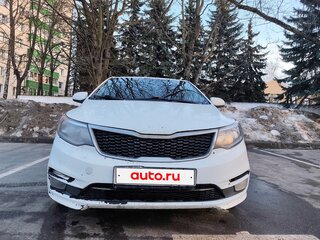 2017 Kia Rio III Рестайлинг, белый, 495000 рублей, вид 3