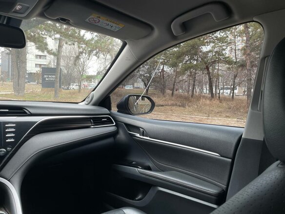 2018 Toyota Camry VIII (XV70), чёрный, 2720000 рублей - вид 14