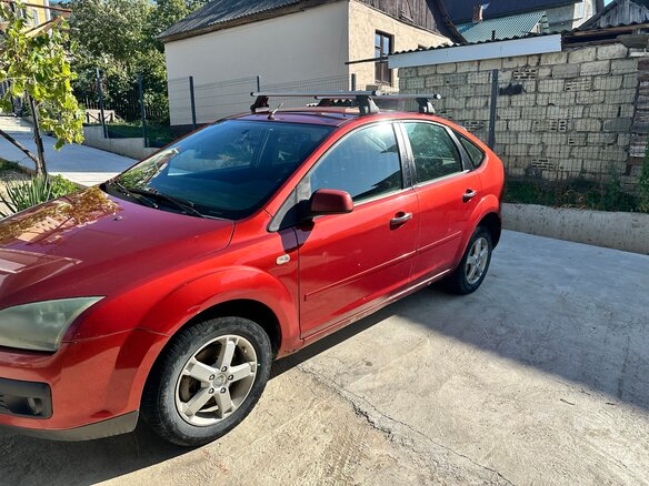 2007 Ford Focus II Рестайлинг, красный, 360000 рублей - вид 5