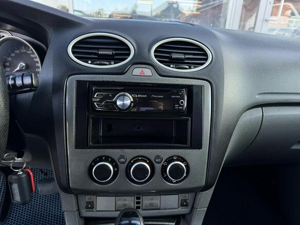 2010 Ford Focus II Рестайлинг, синий - вид 11