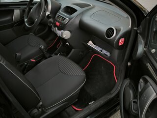 2013 Peugeot 107 I Рестайлинг 2, чёрный, 400000 рублей, вид 5