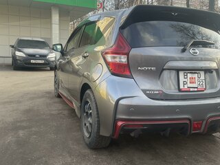 2018 Nissan Note Nismo e-Power II Рестайлинг, серый, 1630000 рублей, вид 5