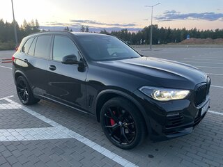 2018 BMW X5 40i IV (G05/G18), чёрный, 4200000 рублей, вид 2
