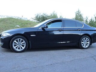 2013 BMW 5 серии 520i VI (F10/F11/F07), чёрный, 1700000 рублей, вид 4