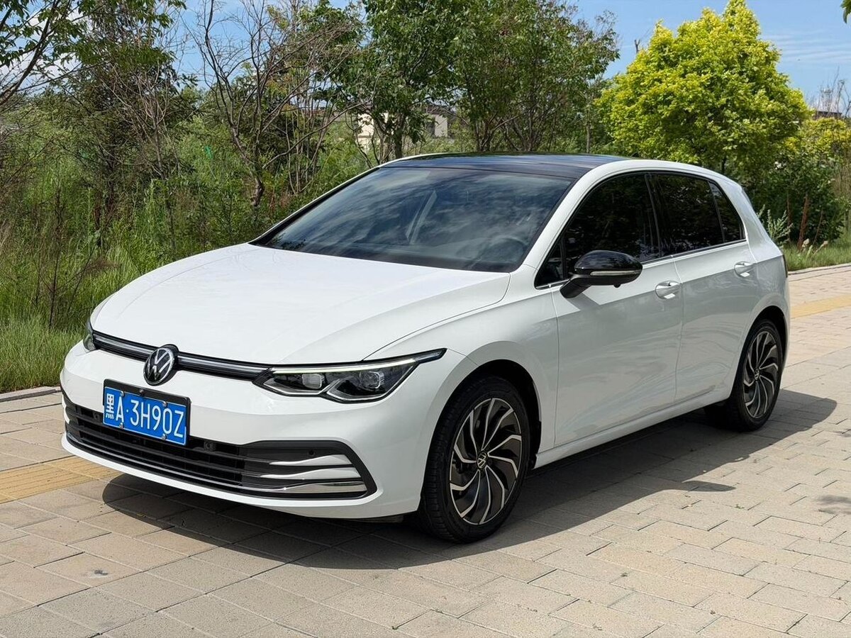 Открыть фотографии: Volkswagen Golf VIII