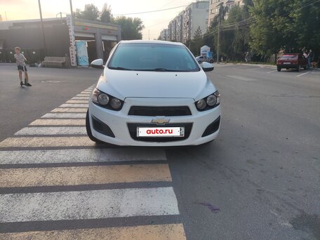 2014 Chevrolet Aveo II, белый, 576000 рублей, вид 3