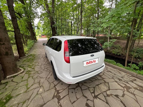2011 Ford Focus II Рестайлинг, белый, 490000 рублей - вид 6