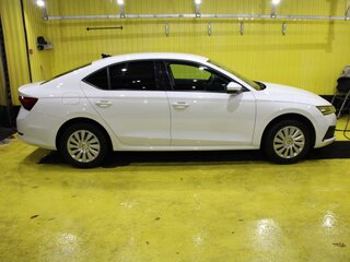 2021 Skoda Octavia IV (A8), белый, 2300000 рублей, вид 1