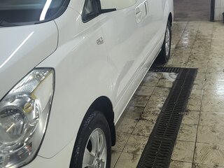 2014 Hyundai Grand Starex I, белый, 2550000 рублей, вид 4