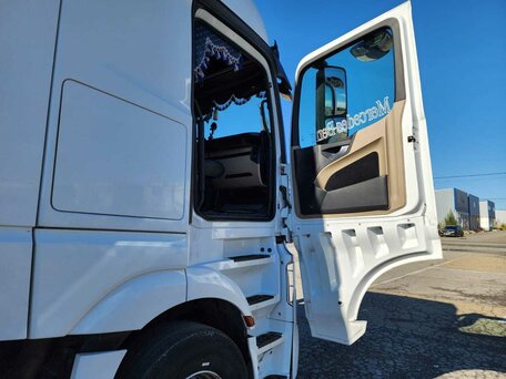 2021 Mercedes-Benz Actros, белый, 7500000 рублей, вид 5