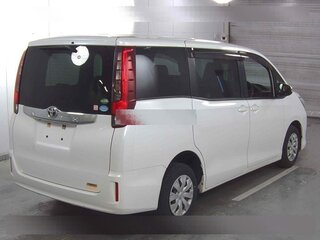 2015 Toyota Noah III (R80), белый, 1780000 рублей, вид 2