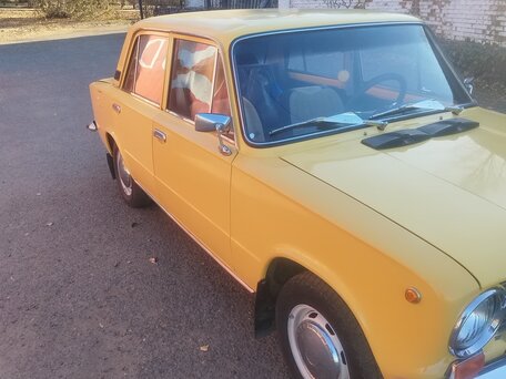 1981 Lada (ВАЗ) 21013, жёлтый, 1000000 рублей, вид 4