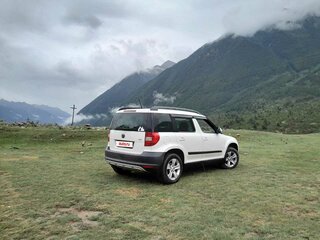 2013 Skoda Yeti I, белый, 950000 рублей, вид 4