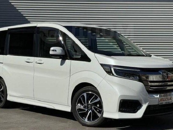 Открыть фотографии: Honda Stepwgn V Рестайлинг