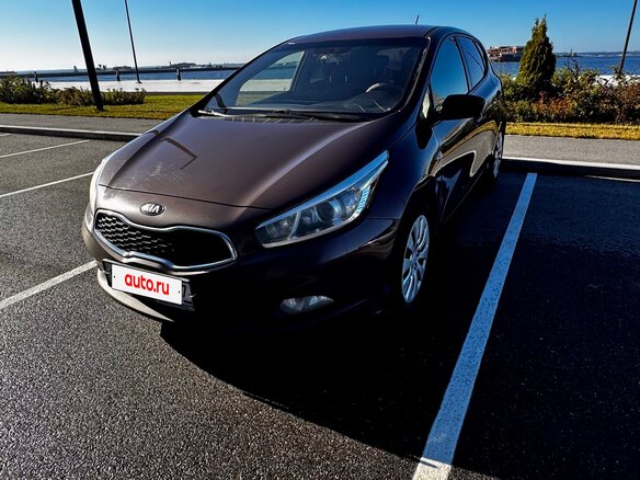 2013 Kia Ceed II, коричневый, 840000 рублей - вид 1