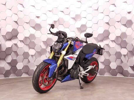 2026 BMW F 900 R, синий, 1269000 рублей, вид 2