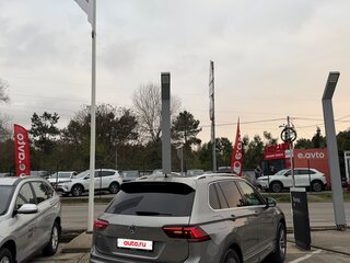 2019 Volkswagen Tiguan II, серебристый, 2850000 рублей, вид 4