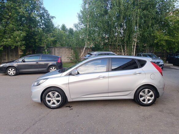 2012 Hyundai Solaris I, серый, 750000 рублей - вид 5