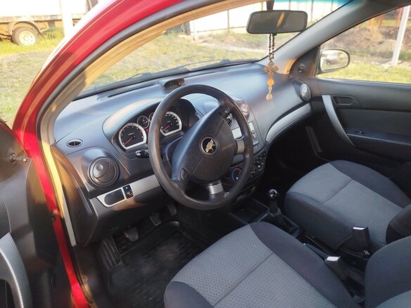 2008 Chevrolet Aveo I Рестайлинг, красный, 400000 рублей - вид 5