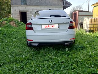 2018 Skoda Octavia III (A7) Рестайлинг, белый, 1900000 рублей, вид 5
