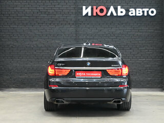 2010 BMW 5 серии Gran Turismo 550i xDrive VI (F10/F11/F07), серый, 1360000 рублей, вид 5