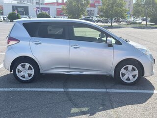 2014 Toyota Ractis II, серебристый, 999000 рублей, вид 4