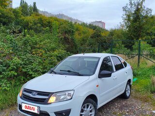 2015 Lada (ВАЗ) Granta I, белый, 330000 рублей, вид 1