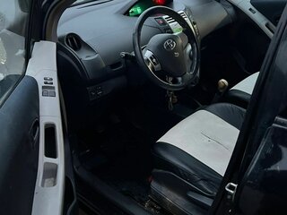 2007 Toyota Yaris II, чёрный, 385000 рублей, вид 5