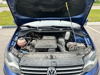 2018 Volkswagen Polo V Рестайлинг, синий, 800000 рублей, вид 3
