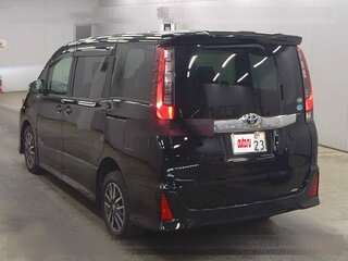 2015 Toyota Noah III (R80), чёрный, 1775000 рублей, вид 3
