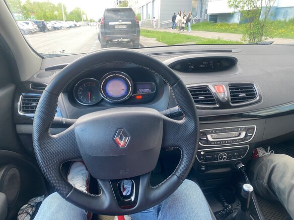 2010 Renault Fluence I, серый, 400000 рублей - вид 8