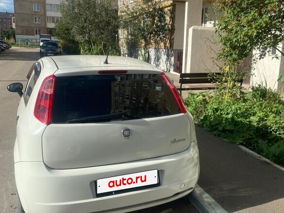 2009 Fiat Punto III Grande Punto, белый, 420000 рублей - вид 1
