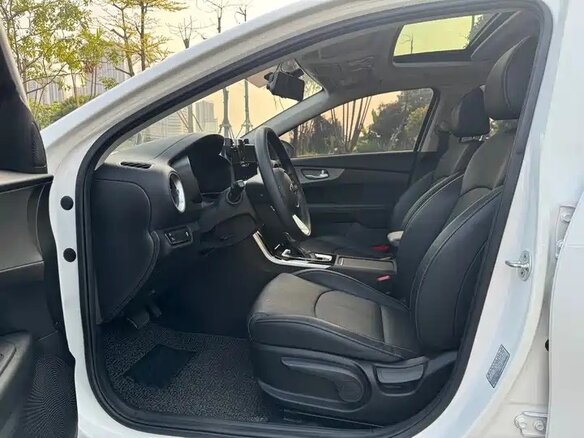 2022 Kia K3 II (China Market), белый - вид 7