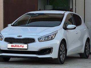 2017 Kia Ceed II Рестайлинг, белый, 1400000 рублей, вид 3