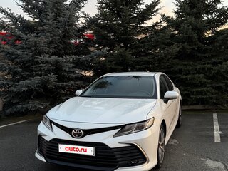 2021 Toyota Camry VIII (XV70) Рестайлинг, белый, 2150000 рублей, вид 2