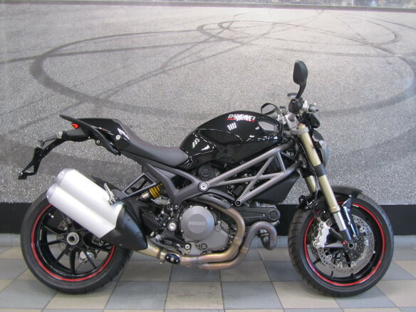 2012 Ducati Monster 1100, чёрный