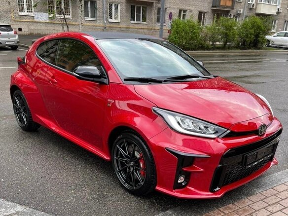 2020 Toyota Yaris IV, белый