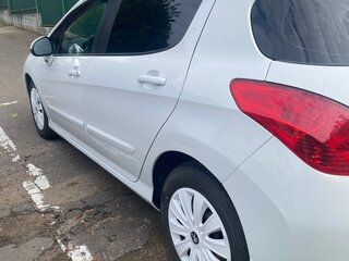 2011 Peugeot 308 I Рестайлинг, белый, 410000 рублей, вид 4