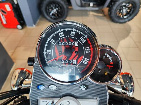2024 Honda Shadow 150, пурпурный, 279900 рублей, вид 4