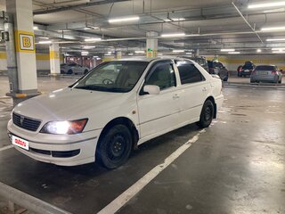 1999 Toyota Vista V (V50), белый, 310000 рублей, вид 1