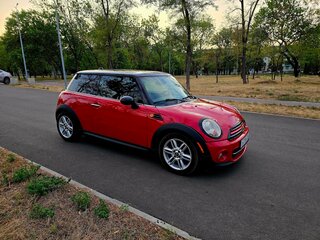 2013 Mini Hatch Cooper II (R56) Рестайлинг, красный, 900000 рублей, вид 2