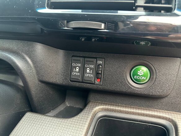 2019 Honda Stepwgn V Рестайлинг, серый, 2250000 рублей - вид 19