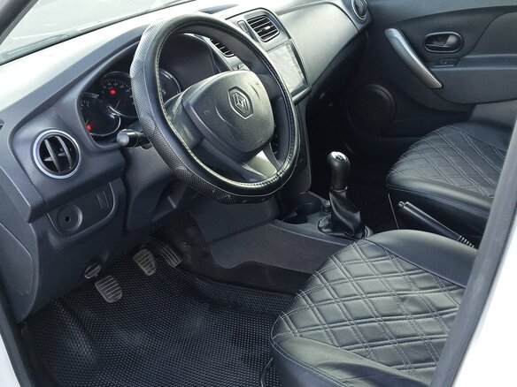 2014 Renault Logan II, белый, 420000 рублей - вид 9